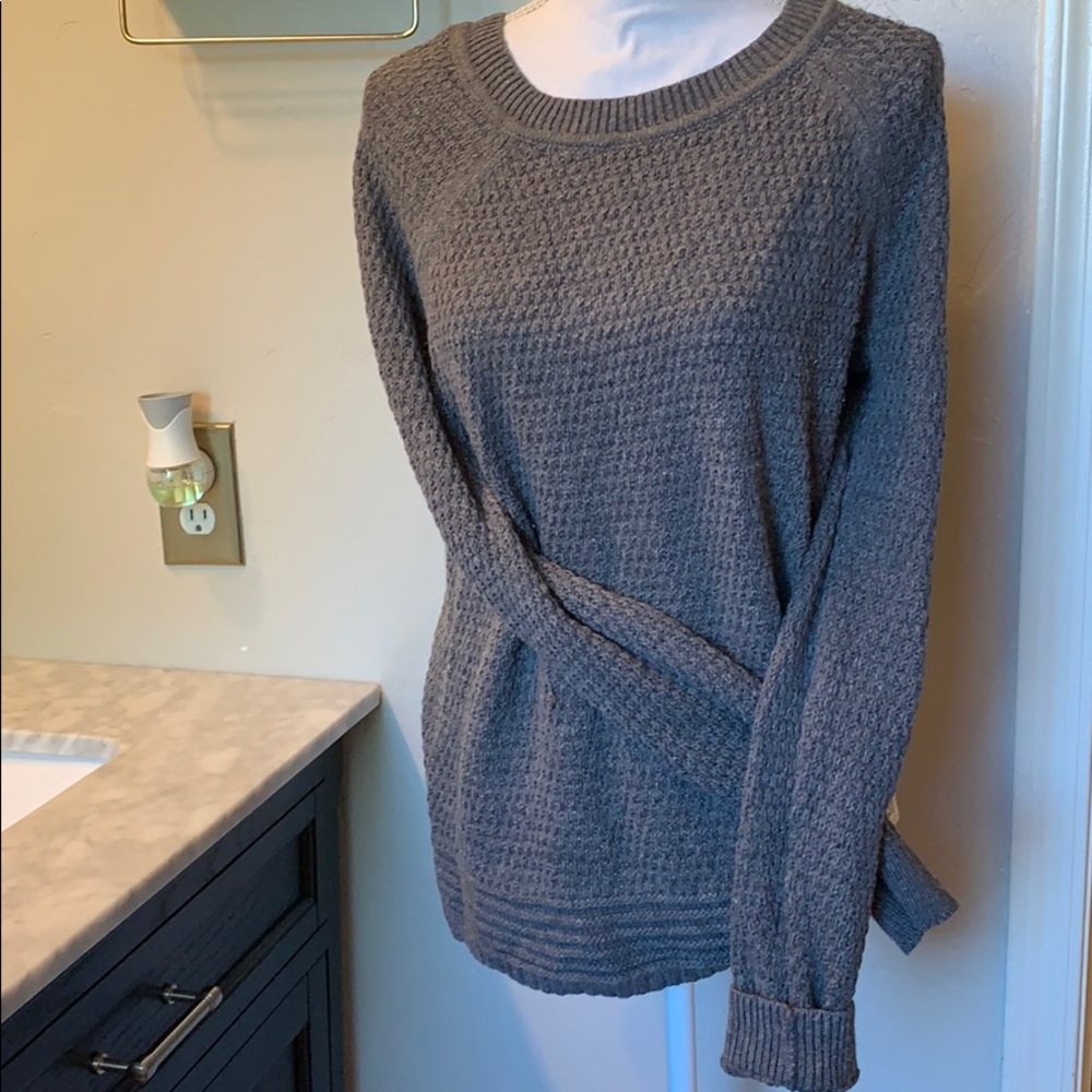 Old Navy knit sweater 5/$20